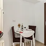 La Vie Est Belle * Bukarest
