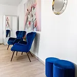 La Vie Est Belle Bukarest
