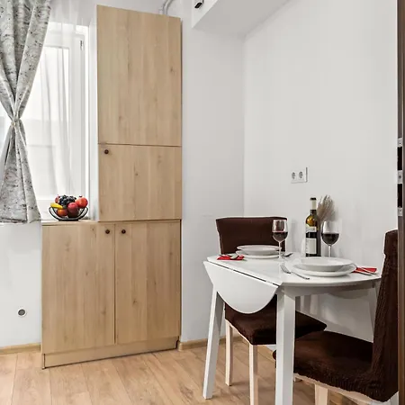 La Vie Est Belle Apartment Bucharest