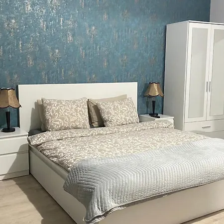 La Vie Est Belle * ブカレスト