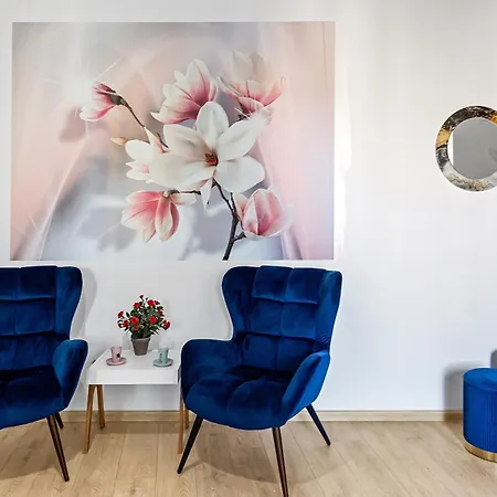 Апартаменты La Vie Est Belle