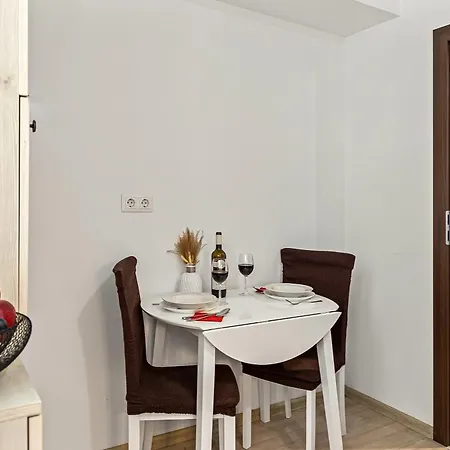 La Vie Est Belle * Бухарест