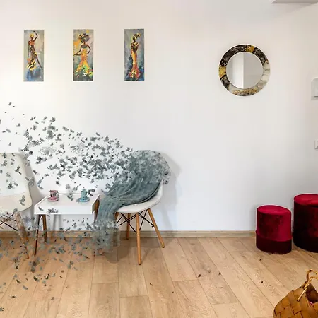 La Vie Est Belle Апартаменты Бухарест